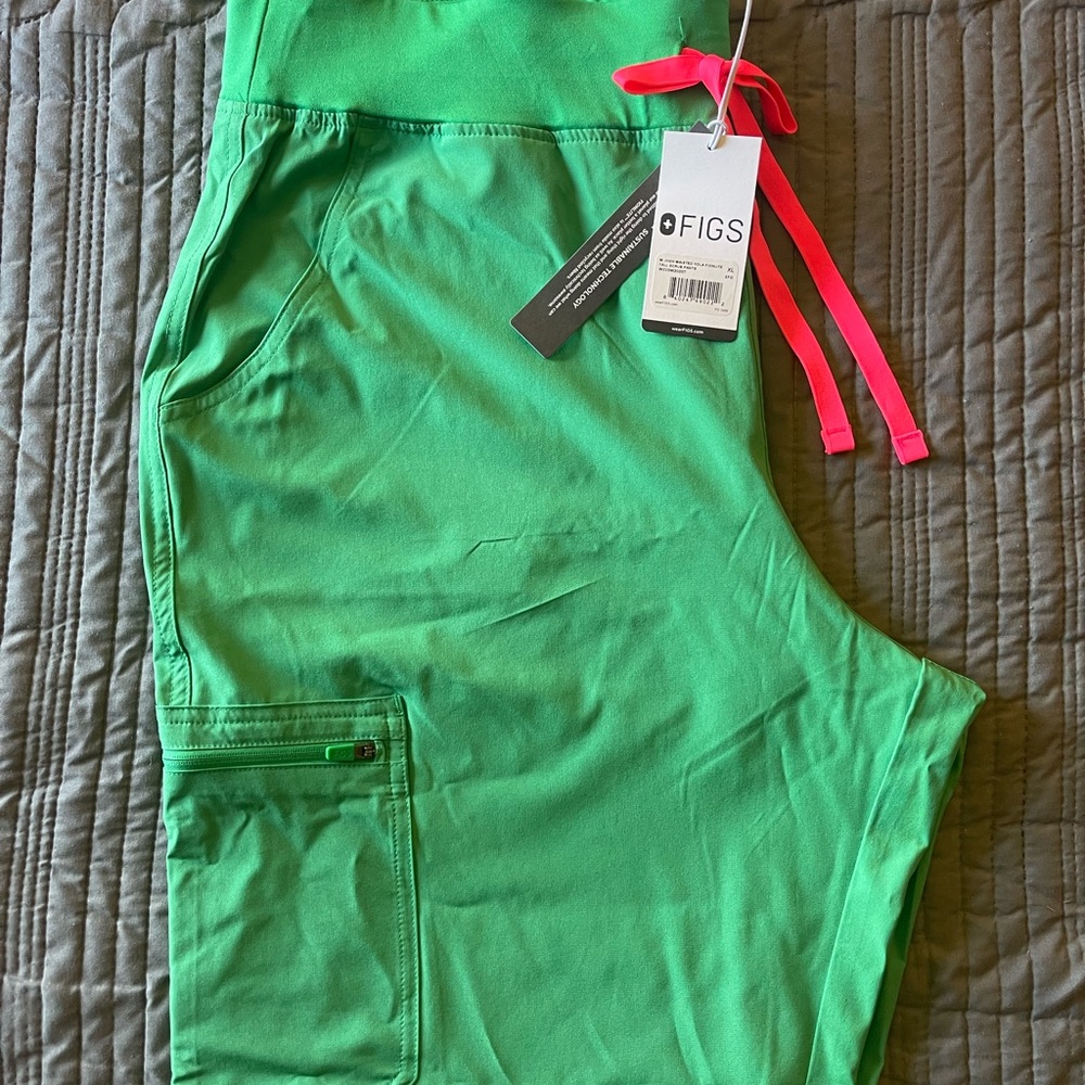 FIGS Yola (XL TALL) SAFETY GREEN Fionlite Limited Edition scrub pants, NEW